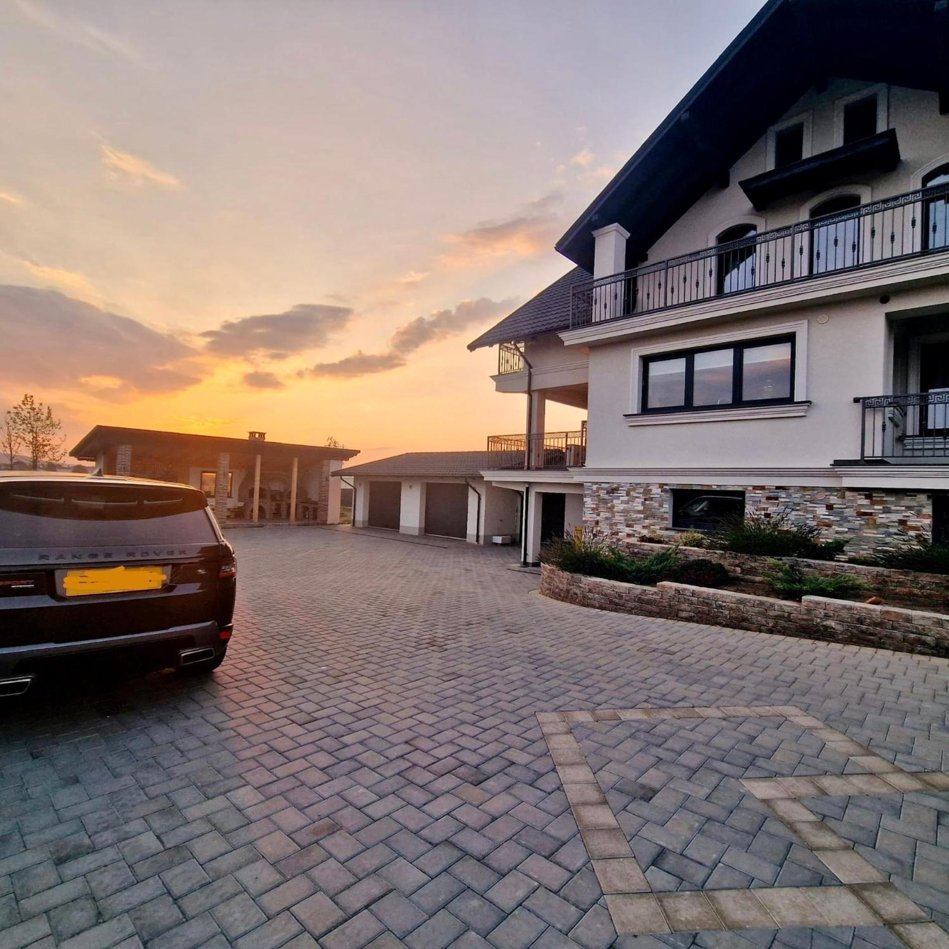 スチャヴァ Sunny Houseヴィラ エクステリア 写真